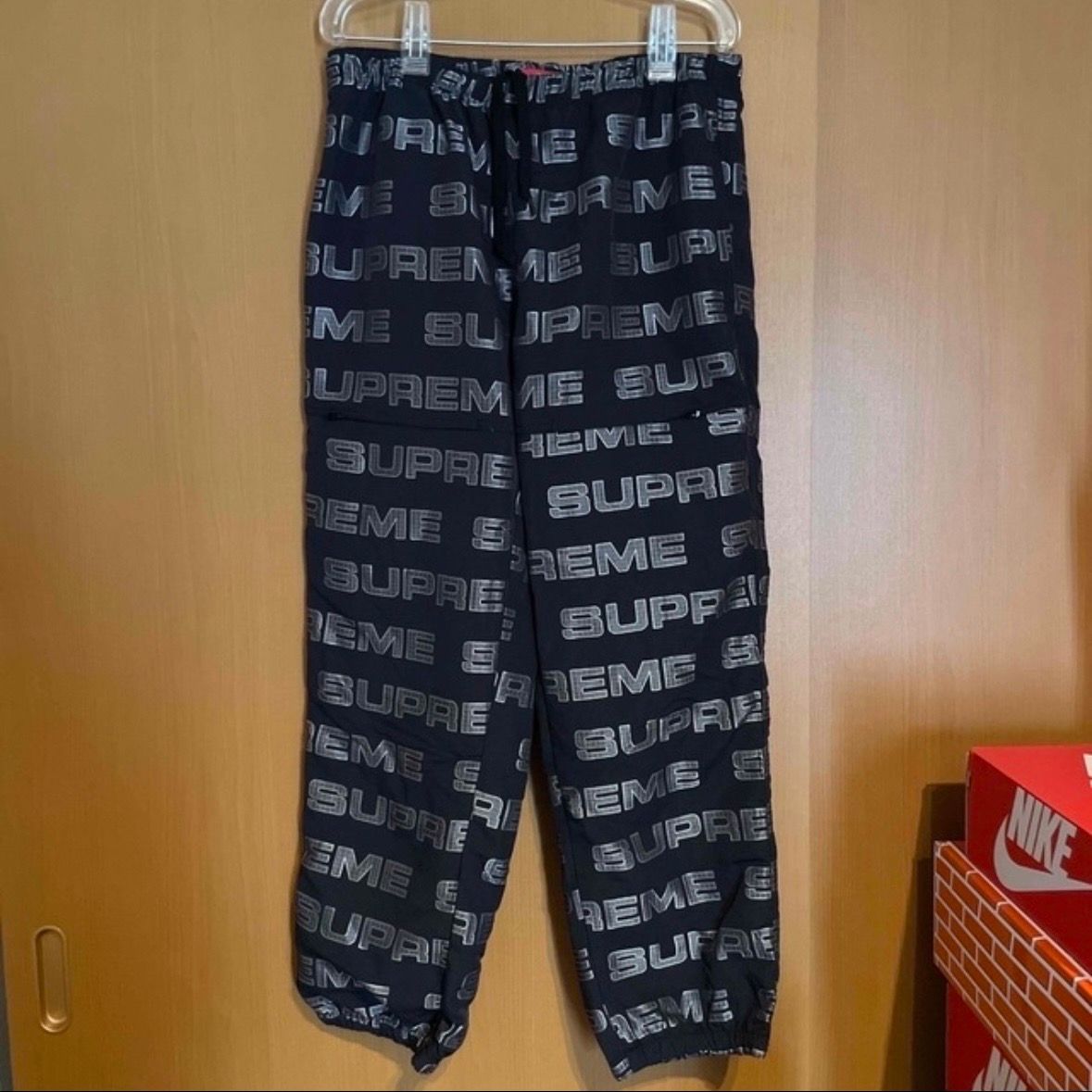 Supreme Logo Ripstop Track Pant "Black"