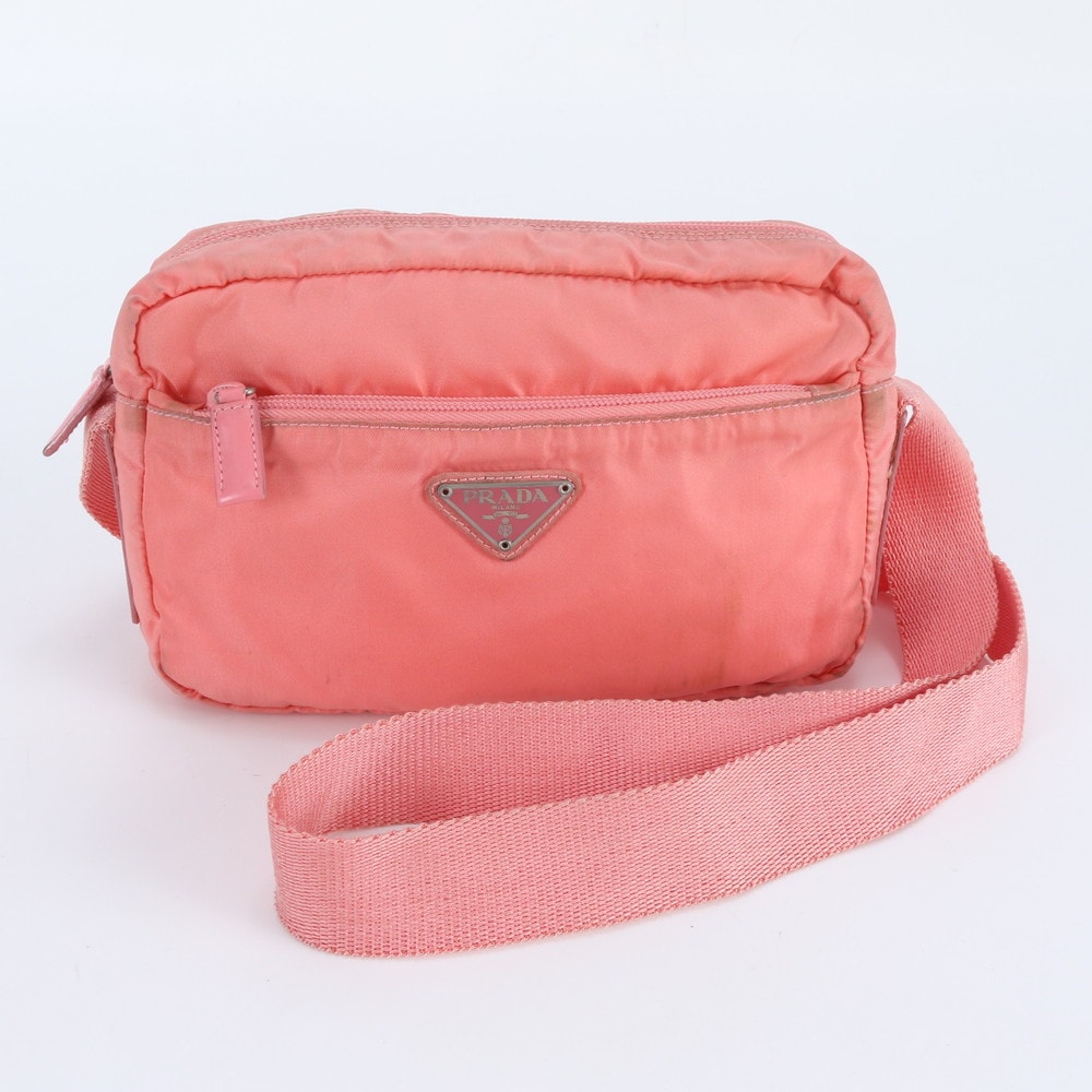 プラダ テスート ナイロントライアングルロゴショルダーバッグ