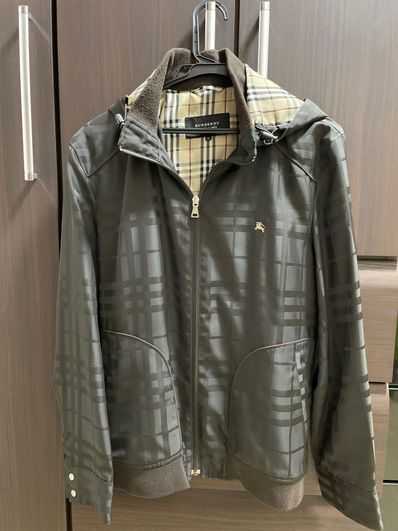 Burberryブルゾン