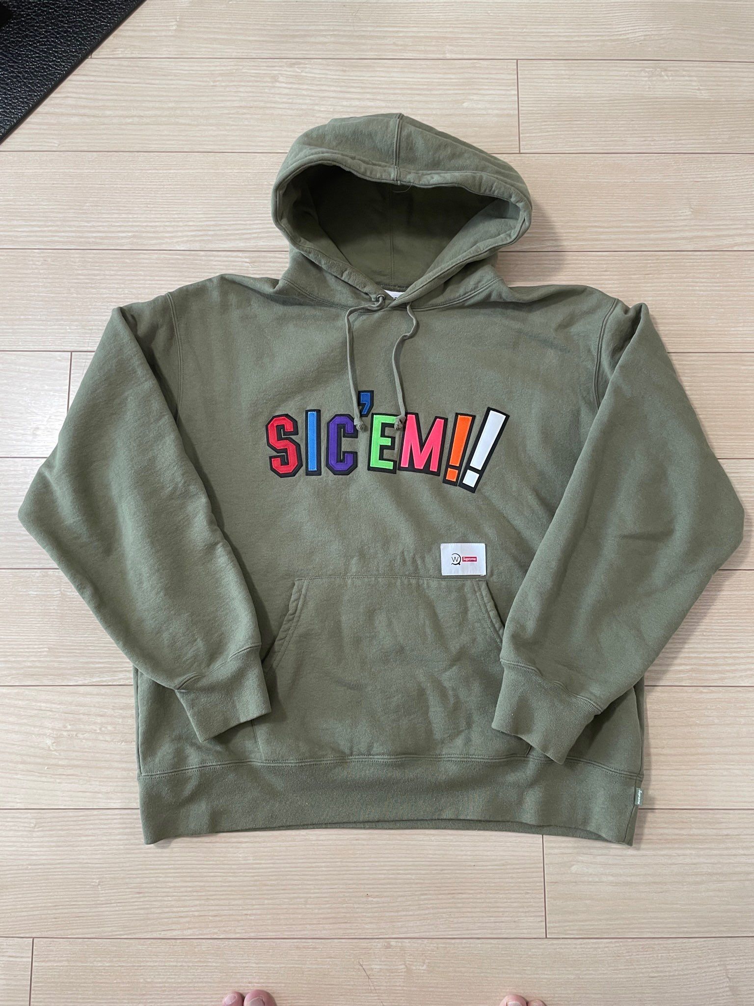 Supreme / WTAPS Sic'em! Hooded Sweatshirt "Olive Drab"