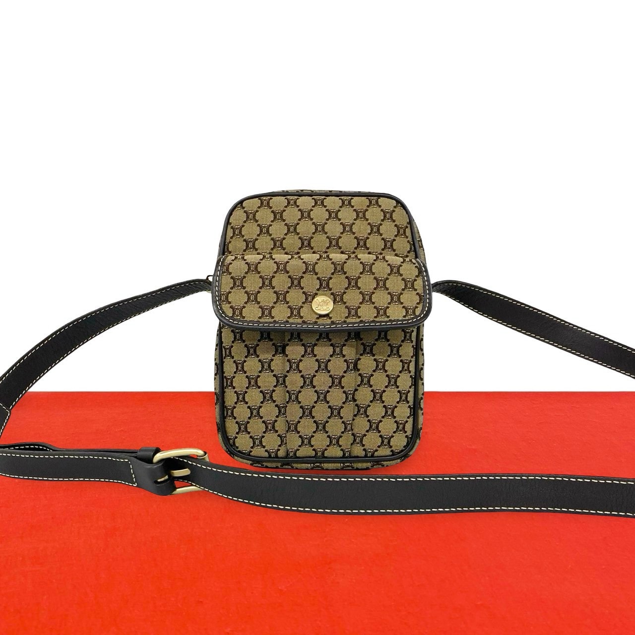 CELINE セリーヌ マカダム ブラゾン トリオンフ 柄 キャンバス レザー ショルダーバッグ ブラウン
 48870
