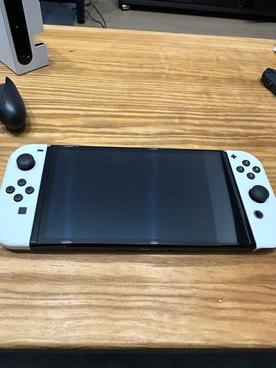 Nintendo Switch 有機EL Model HEG-S-KAAAA "White"
