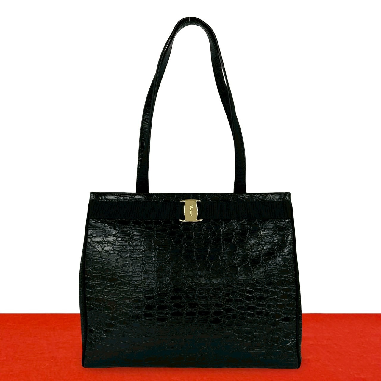 Salvatore Ferragamo サルヴァトーレフェラガモ ヴァラリボン 金具 レザー トートバッグ ブラック
02853