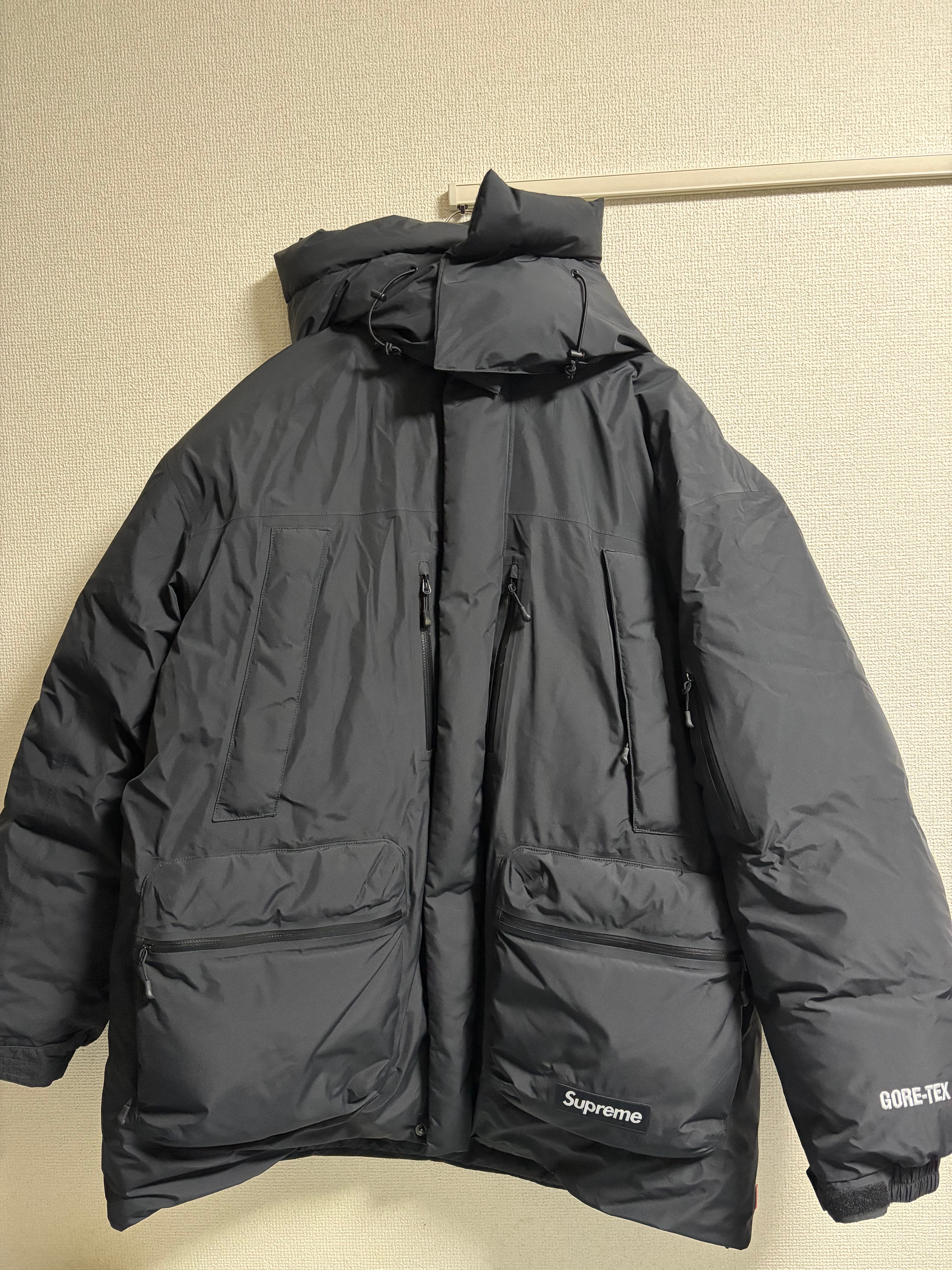 Supreme GORE TEX 700 Fill Down Parka "Black"