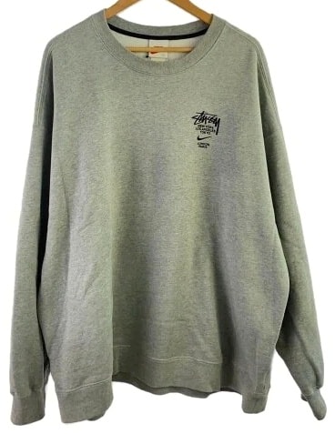 ナイキ ステューシー インターナショナル クルーネック スウェットシャツ (USサイズ) "グレー" DC4198-050