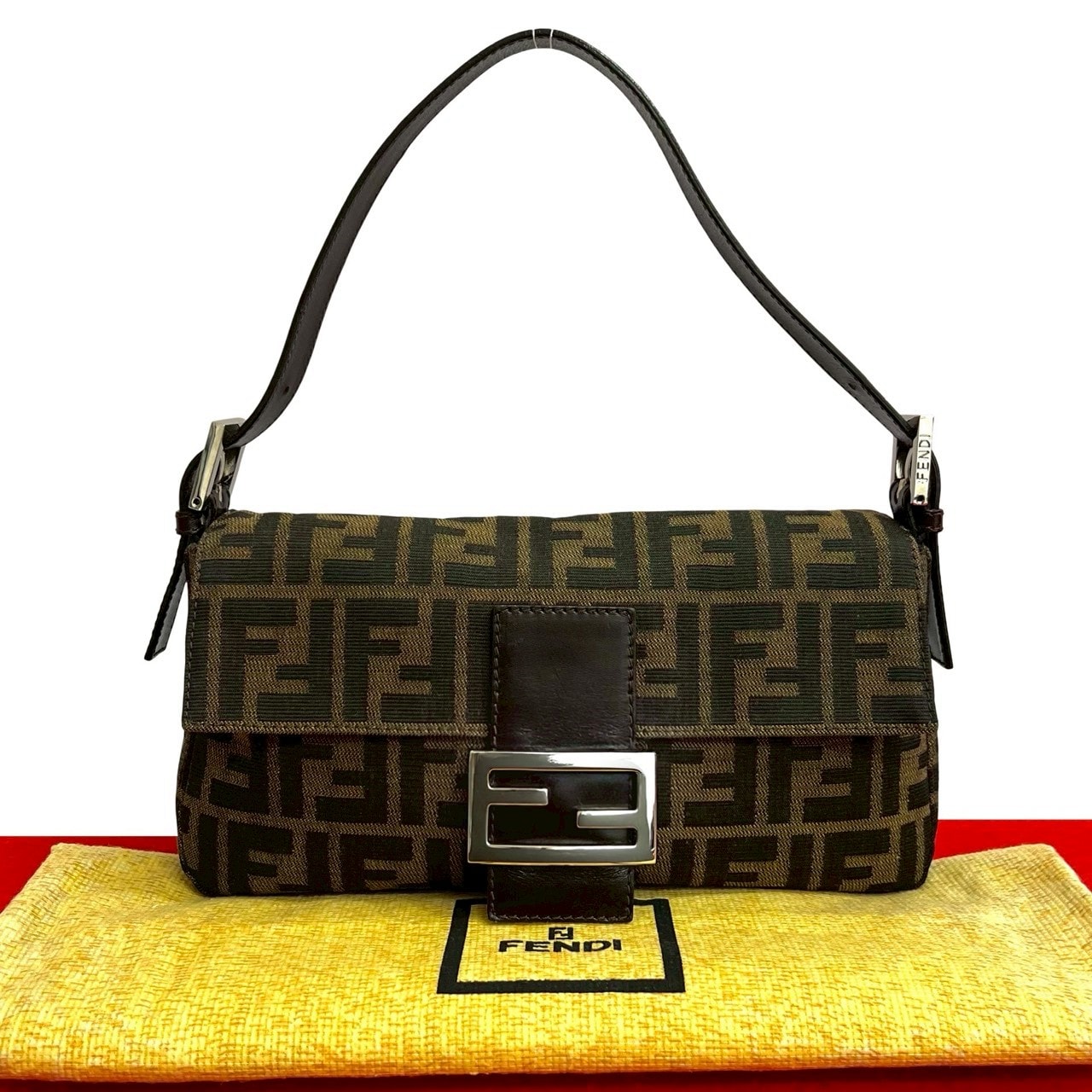 FENDI フェンディ マンマバケット ズッカ FF 柄 レザー キャンバス ショルダーバッグ ブラウン
 1722a