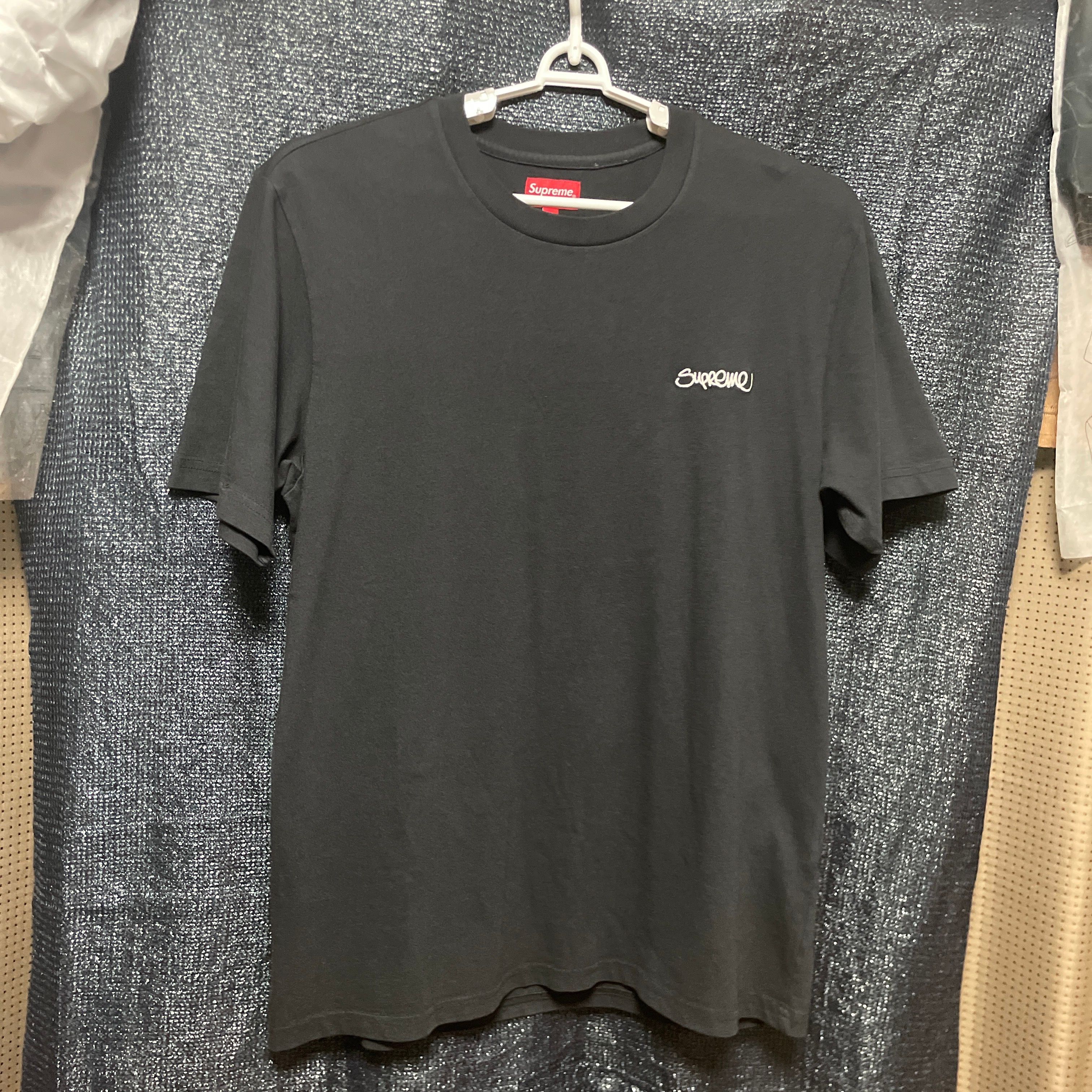 シュプリームTシャツ
