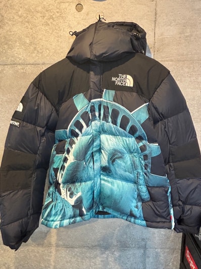 Supreme x The North Face Statue of Liberty Baltoro Jacket "Black"