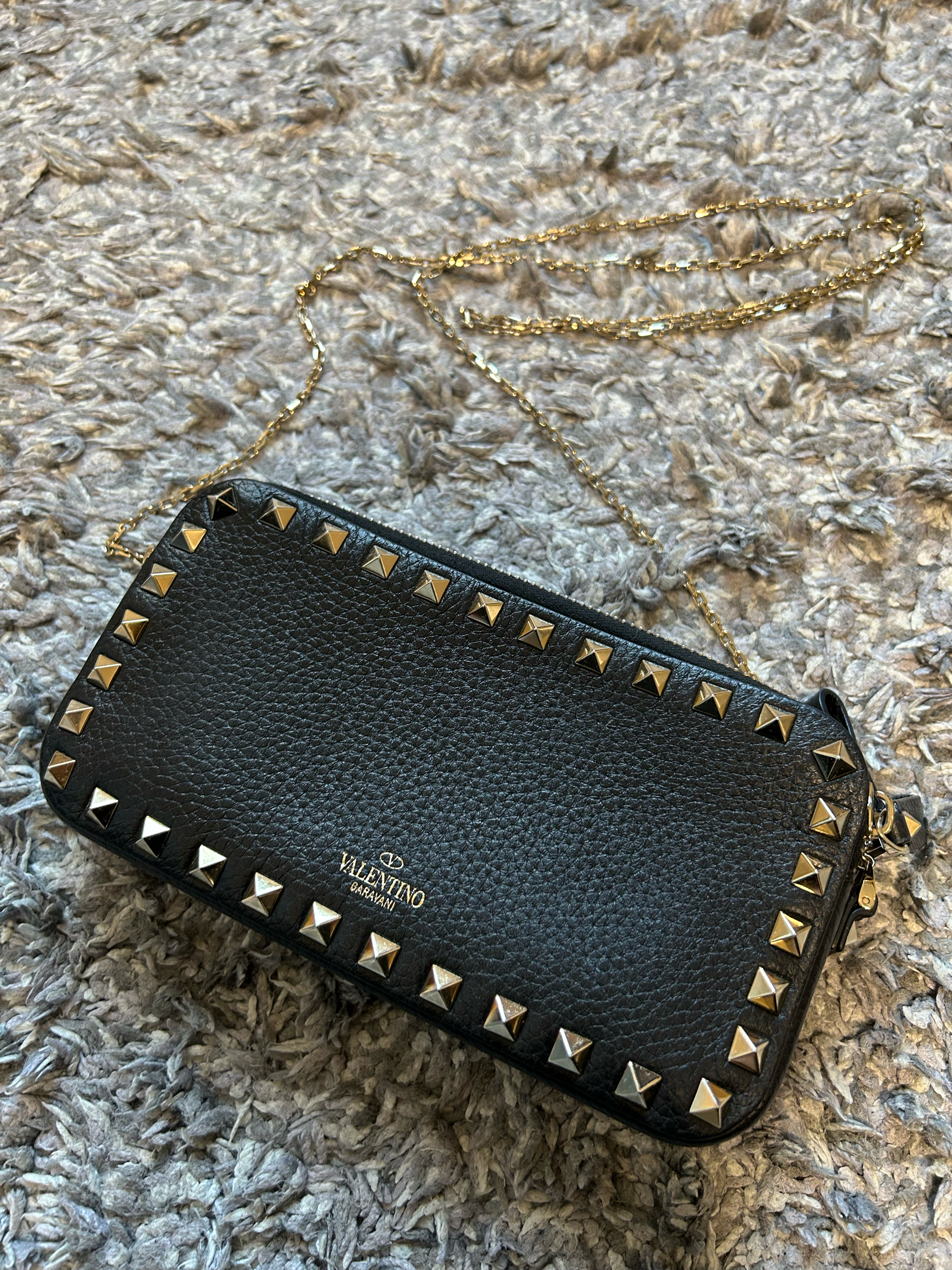 VALENTINO GARAVANI ロックスタッズ ショルダーバッグ ブラック