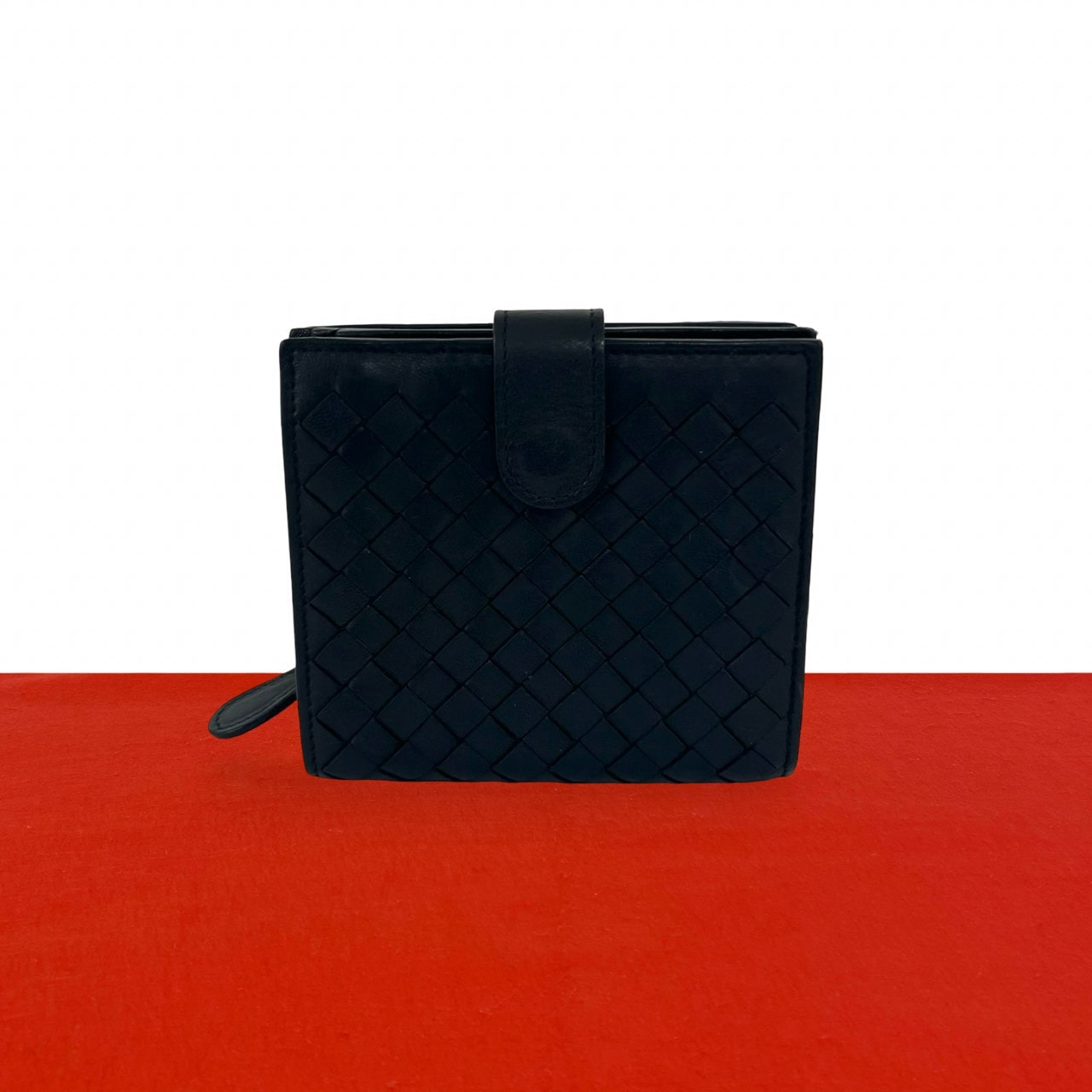 BOTTEGA VENETA ボッテガヴェネタ イントレチャート レザー 二つ折り財布 ブラック
 228-1