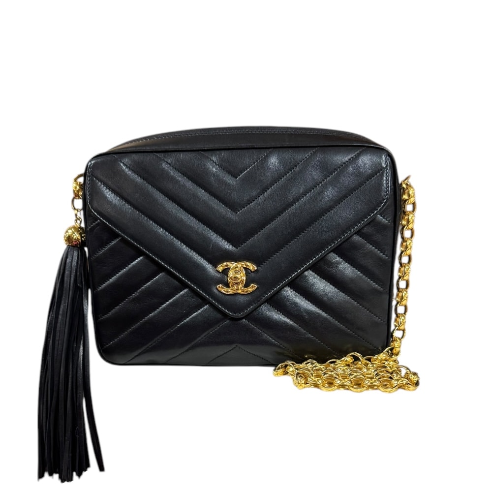 シャネル Vステッチ ショルダーバッグ ラムスキン ブラック レディース CHANEL  中古