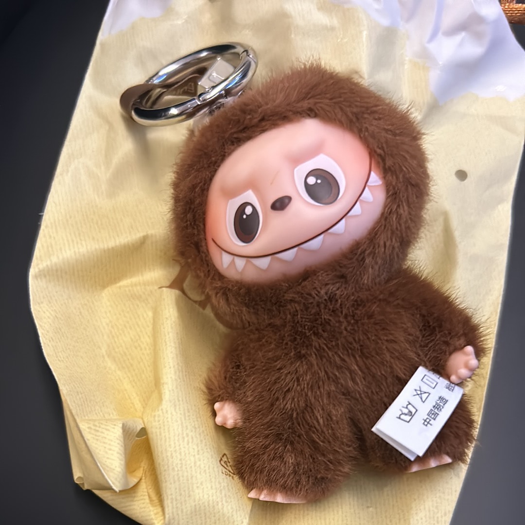 POP MART THE MONSTERS (LABUBU) Pin for Love Series-Vinyl Plush Pendant (A-M) L