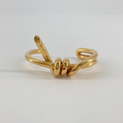 CELINE(セリーヌ) バーベル エクストラシン ノット ブレスレット ゴールド