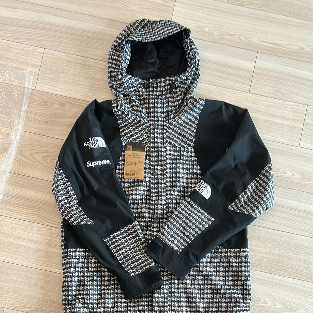 Supreme x The North Face Studded Mountain Light Jacket "Black"