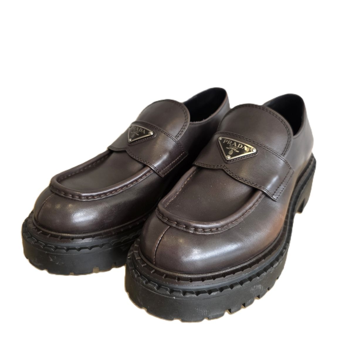 【値下げ】PRADA プラダ 25SS ダメージ加工 ラバーソール トライアングルロゴ 三角ロゴ オックスフォード 厚底 レザー 靴 ブラウン 8 27cm ローファー 2DE148 レザー  ダブルチョコレート  メンズ【中古】
