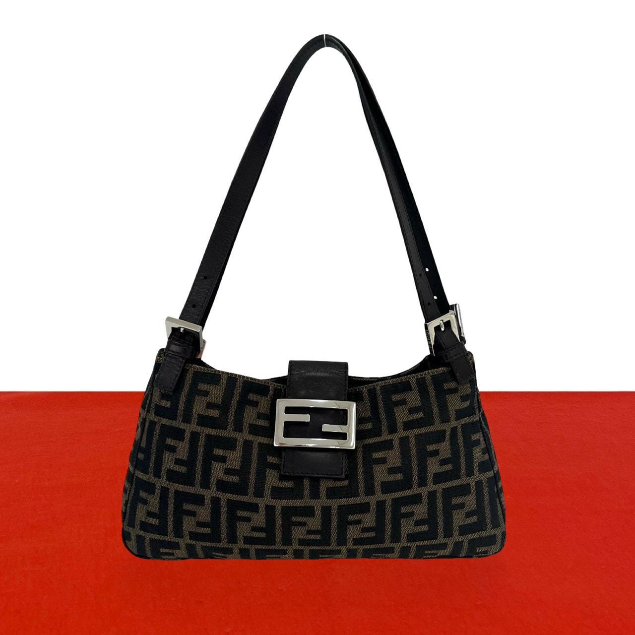 FENDI フェンディ マンマバケット ズッカ FF 柄 キャンバス レザー ショルダーバッグ ブラウン
54445