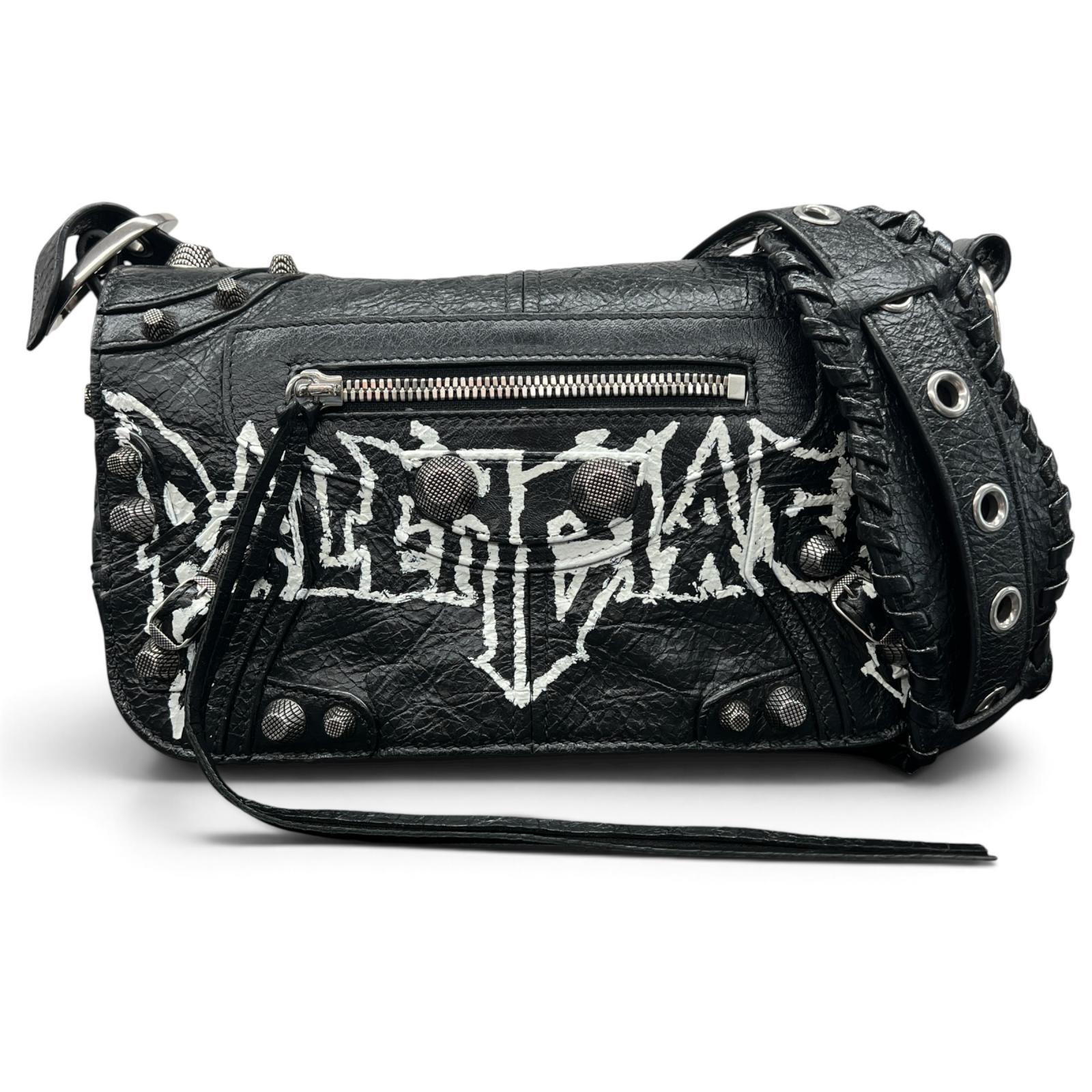 BALENCIAGA 希少 極美品 バレンシアガ Le Cagole XS ルカゴール XS ロゴペイント グラフィティ ショルダーバッグ 719082 レザー ブラック ホワイト シルバー金具 クロスボディ スタッズ Y2K Aランク 中古 鑑定済