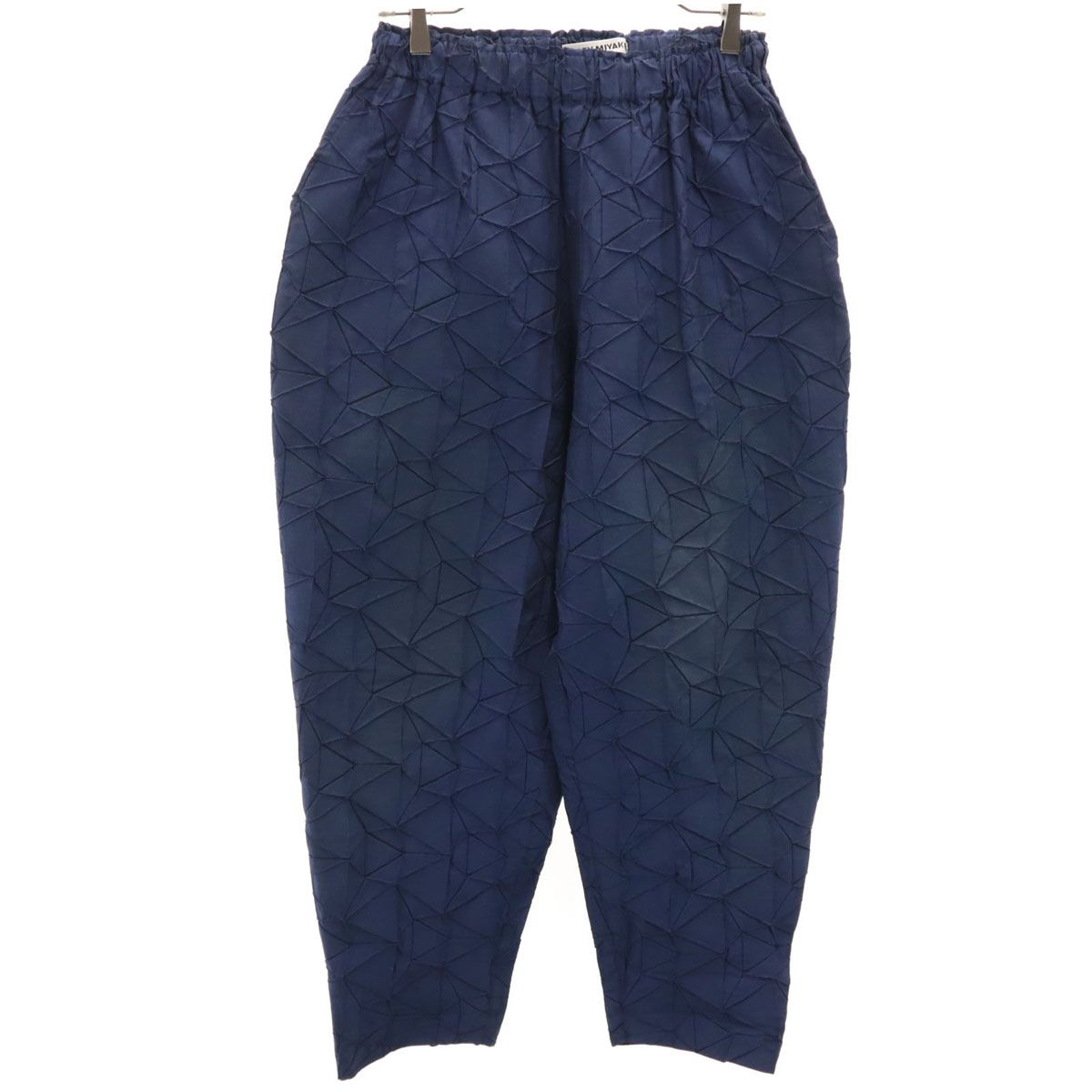 ISSEY MIYAKE プリーツ加工 テーパードパンツ
