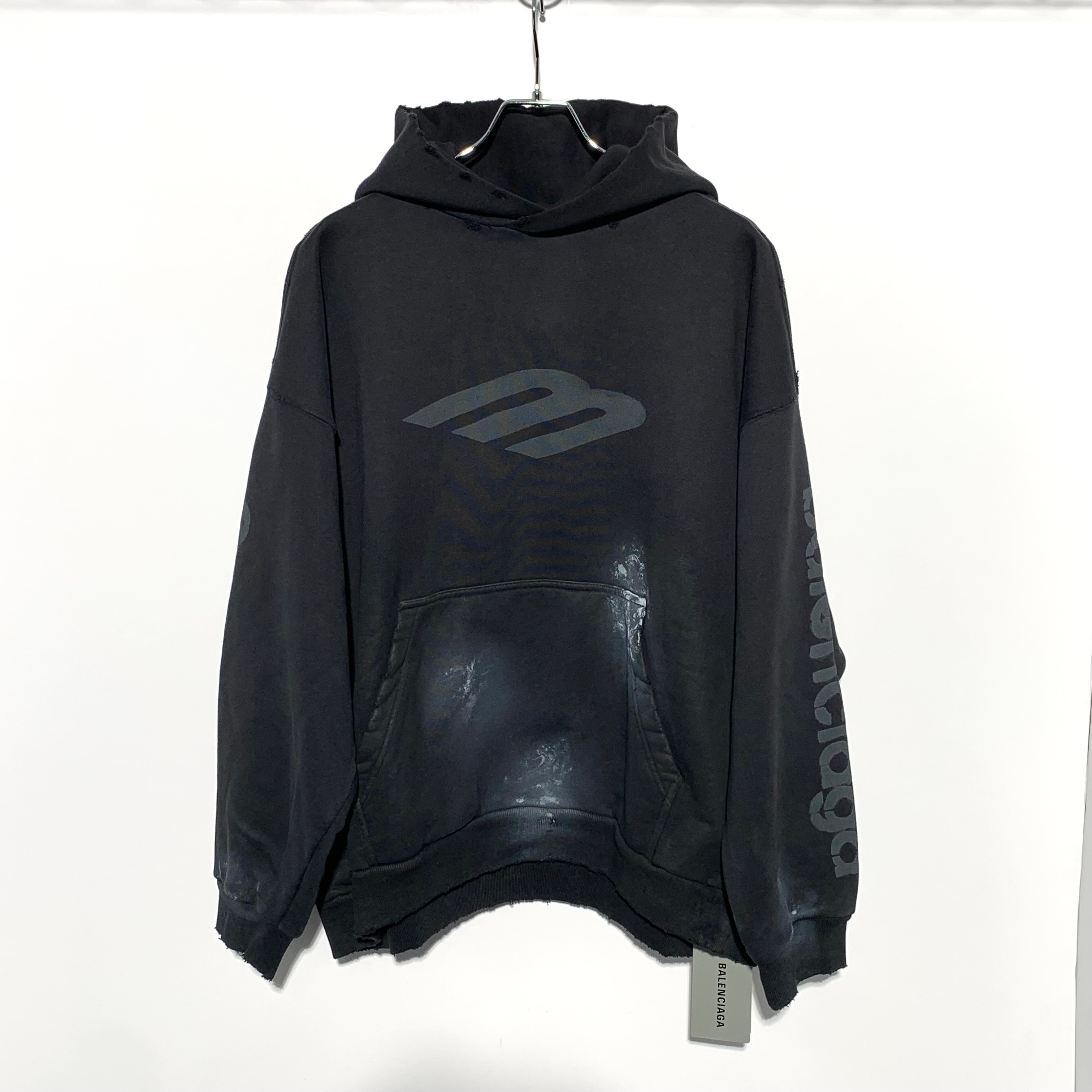 LE SSERAFIM x GR8 Collaboration Zip-Up Hoodie 
