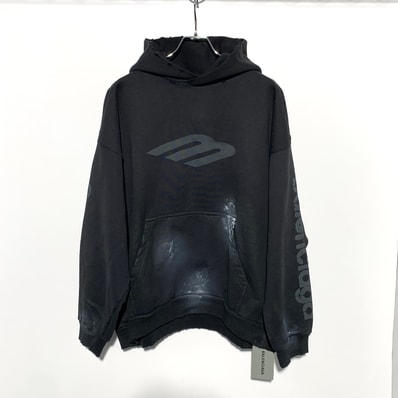 LE SSERAFIM x GR8 Collaboration Zip-Up Hoodie LE SSERAFIM x GR8 Collaboration Zip-Up Hoodie