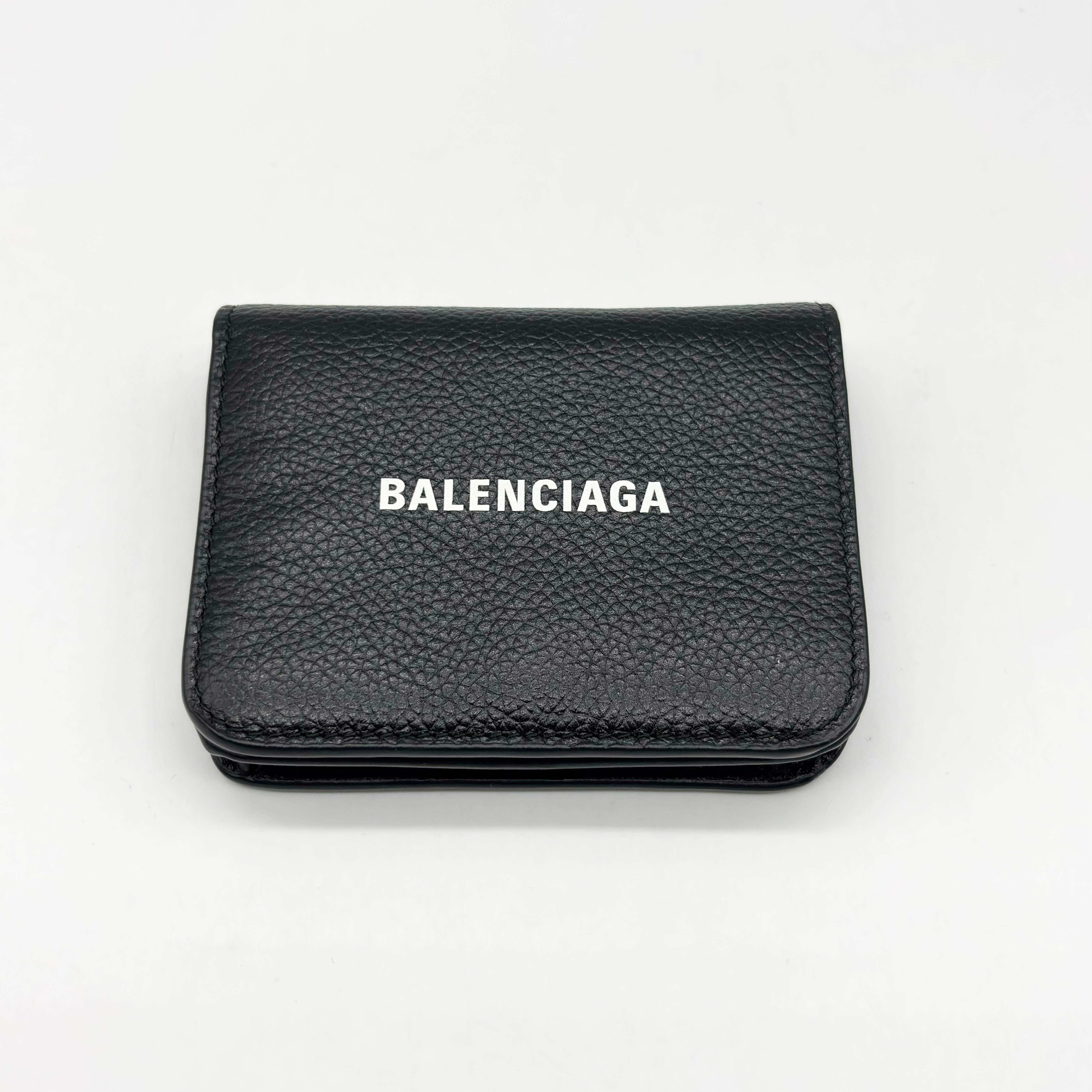 BALENCIAGA Cash Bi-Fold Card Holder Grained Calfskin "Black"