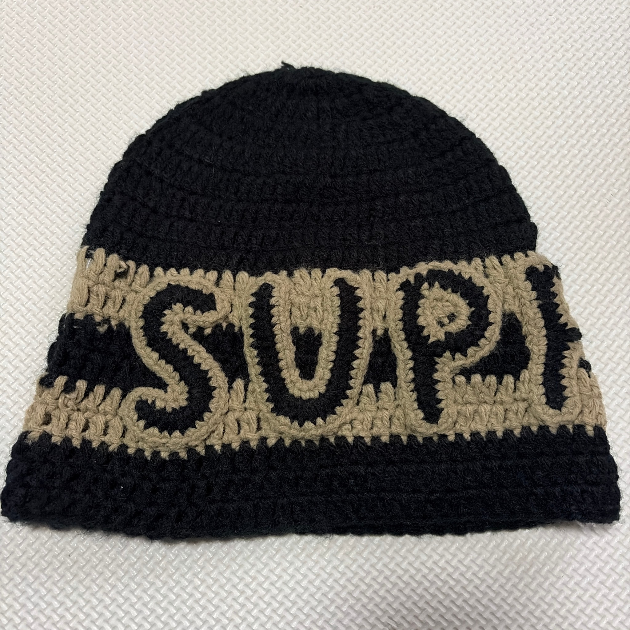Supreme Crochet Logo Beanie "Black"