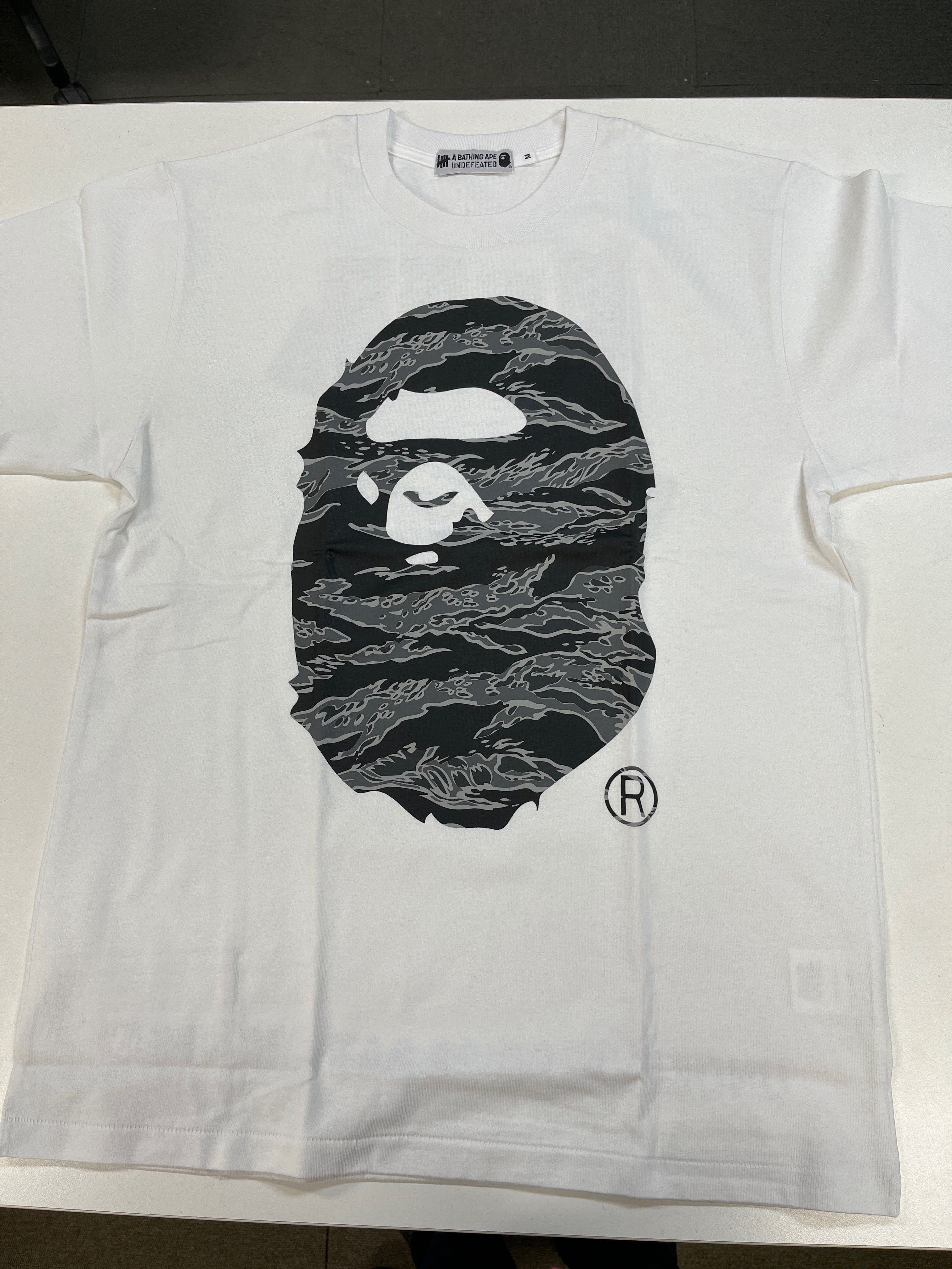 A BATIIHNG APE x UNDEFEDED TーSHIRT