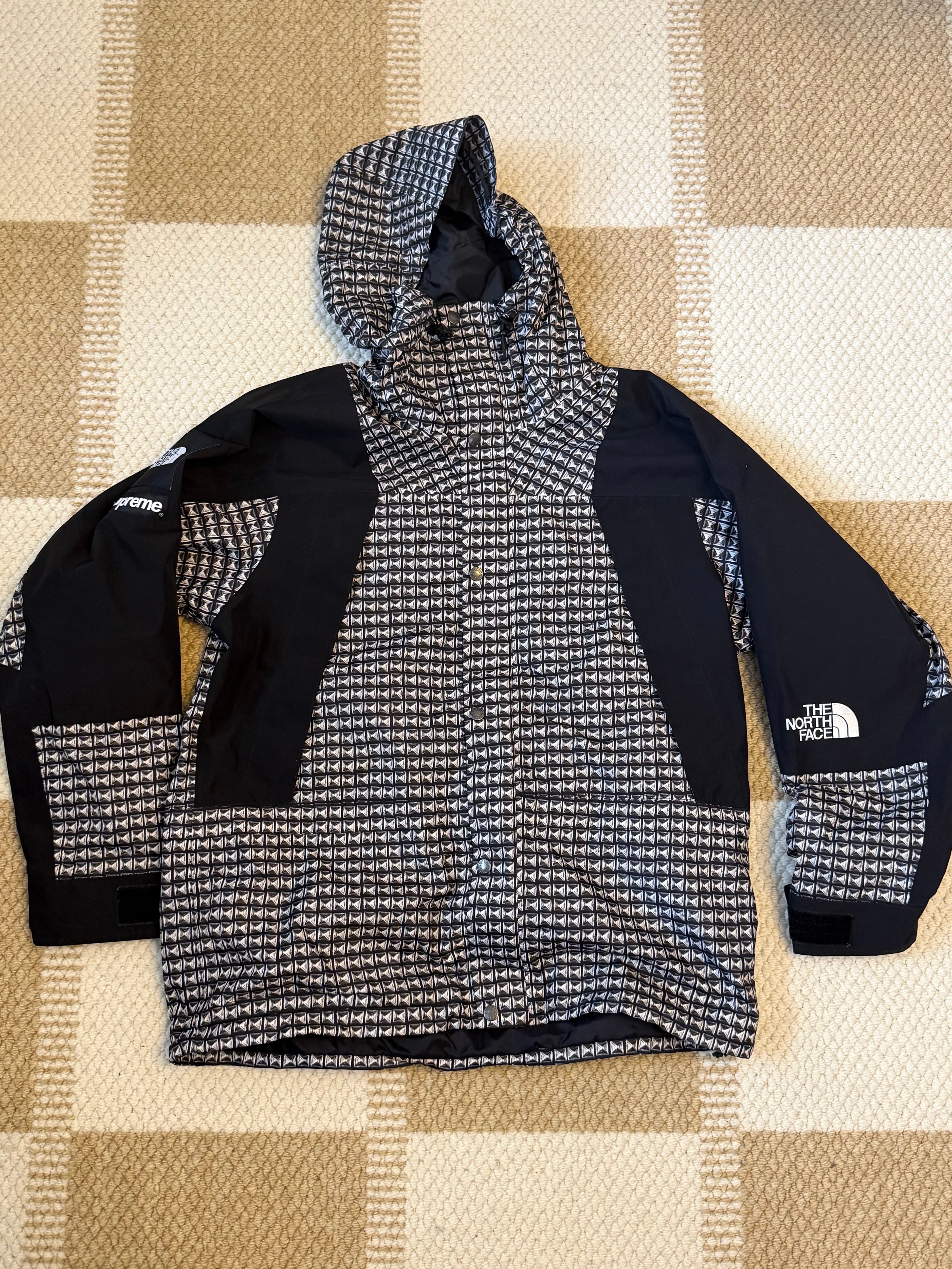 Supreme x The North Face Studded Mountain Light Jacket "Black"