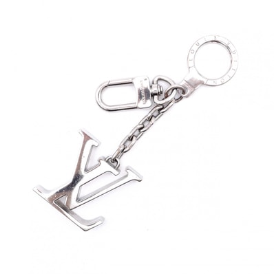 LOUIS VUITTON ルイヴィトン チャーム メタル シルバー LV ロゴ