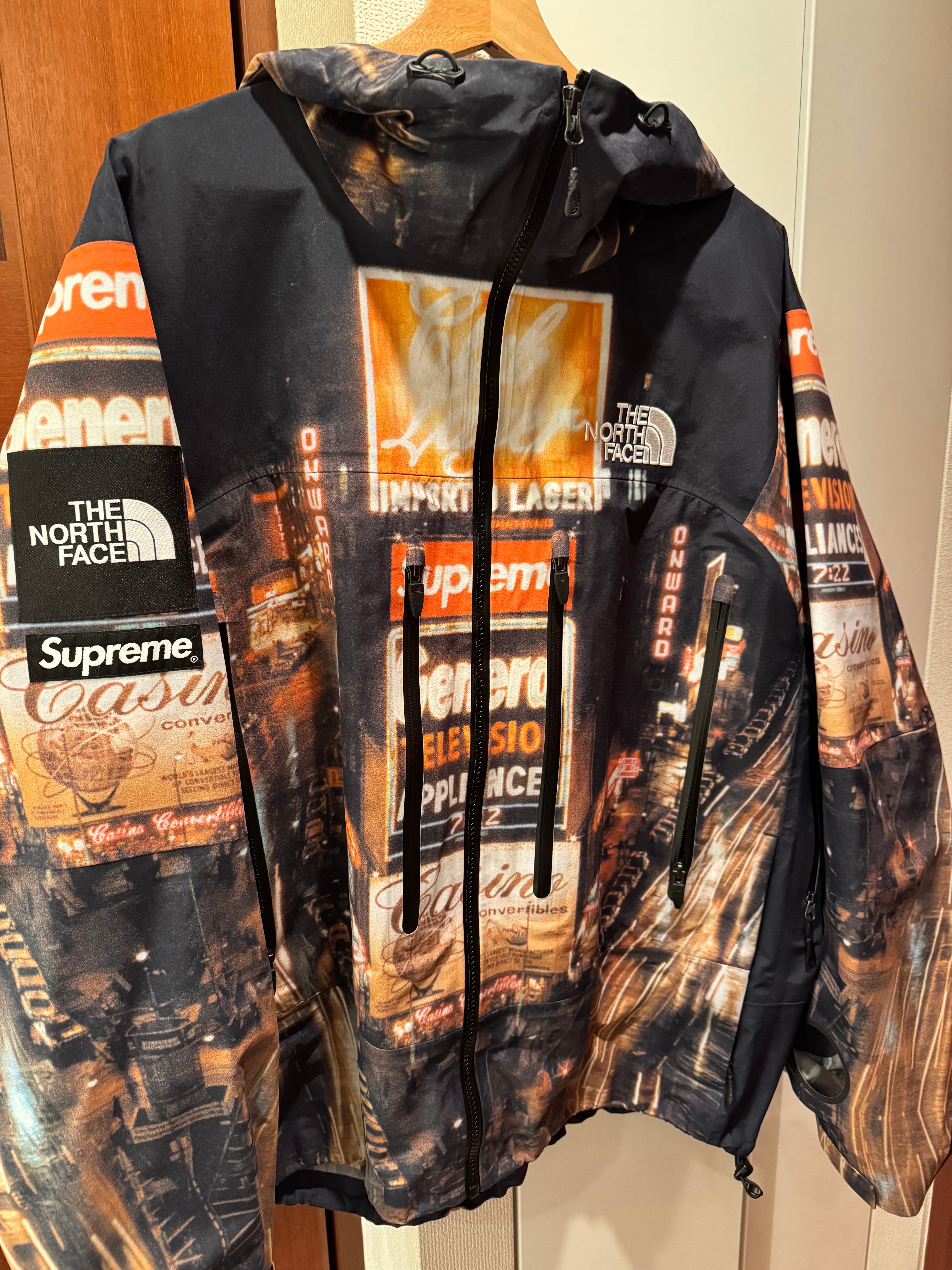 Supreme x The North Face Taped Seam Shell Jacket "Times square" NP52207I x NF0A82RK
