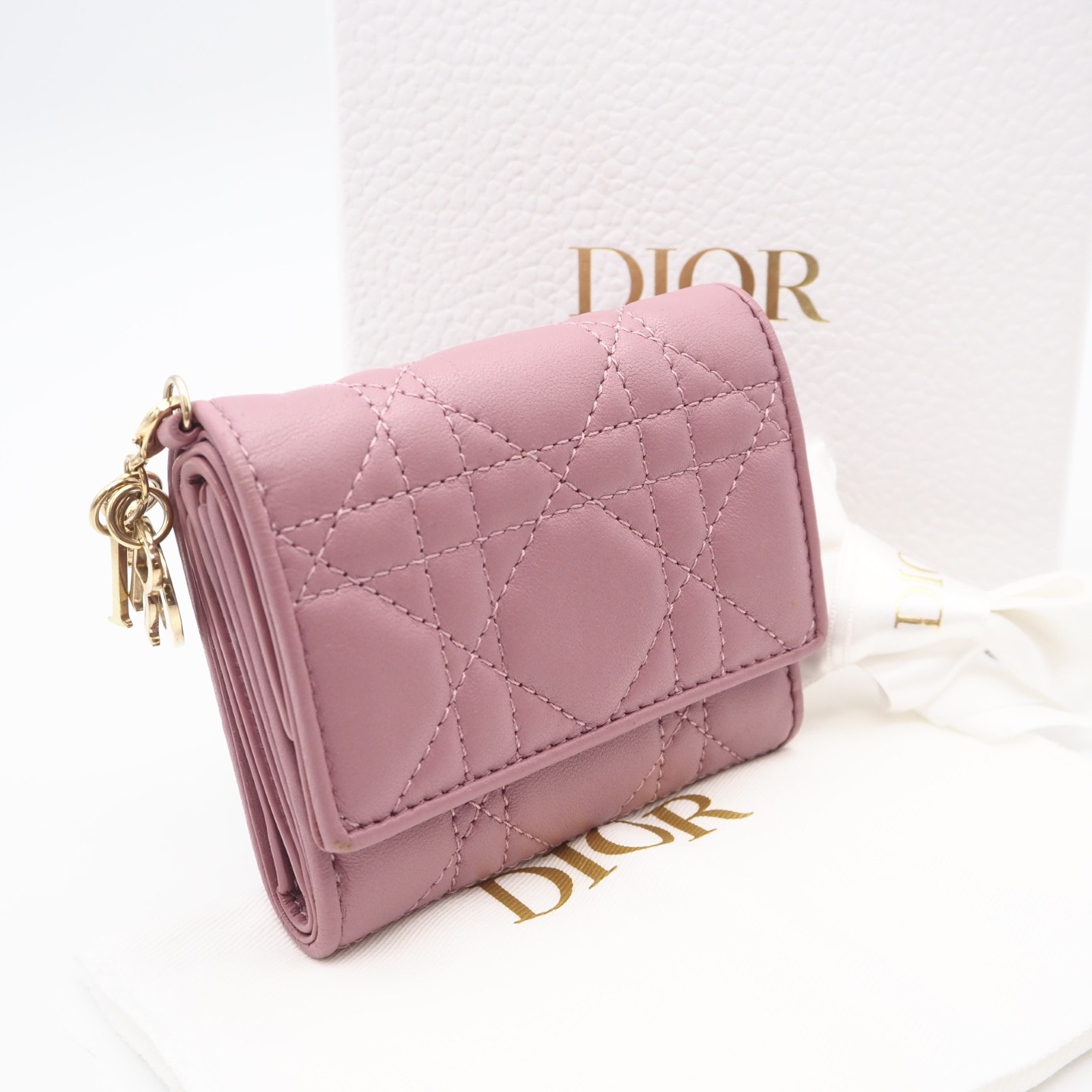 美品 Christian Dior クリスチャンディオール カナージュ ラムスキン Lady Dior Lotus ウォレット S0181ONMJ 三つ折り財布 ピンク ラムスキン レディース