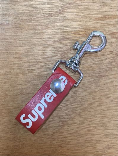 Supreme Leather Key Loop "Red"