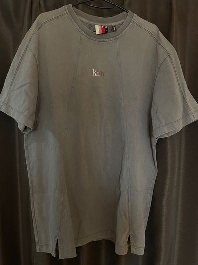 KITH 刺繍ロゴ Tシャツ グレー