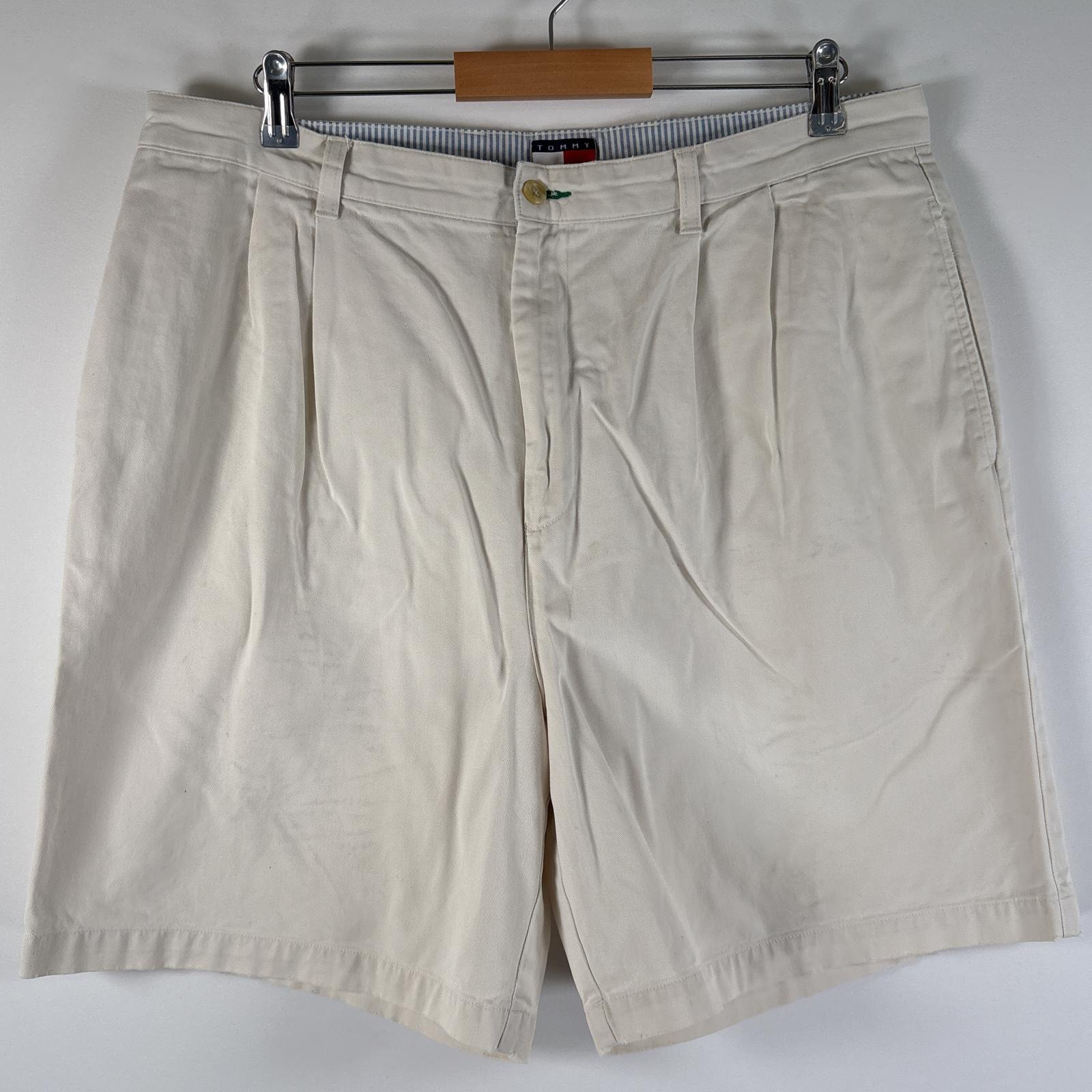 古着 90's/90年代 トミーヒルフィガー TOMMY HILFIGER ショートパンツ チノショーツ ワンポイントロゴ 大きいサイズ w38  ホワイト系 メンズ