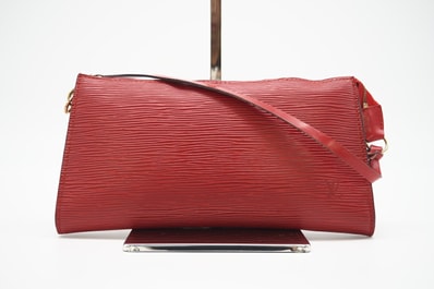 LOUIS VUITTON ルイ・ヴィトン エピ アクセソワール M52947 ポーチ レッド コーティングキャンバス レディース