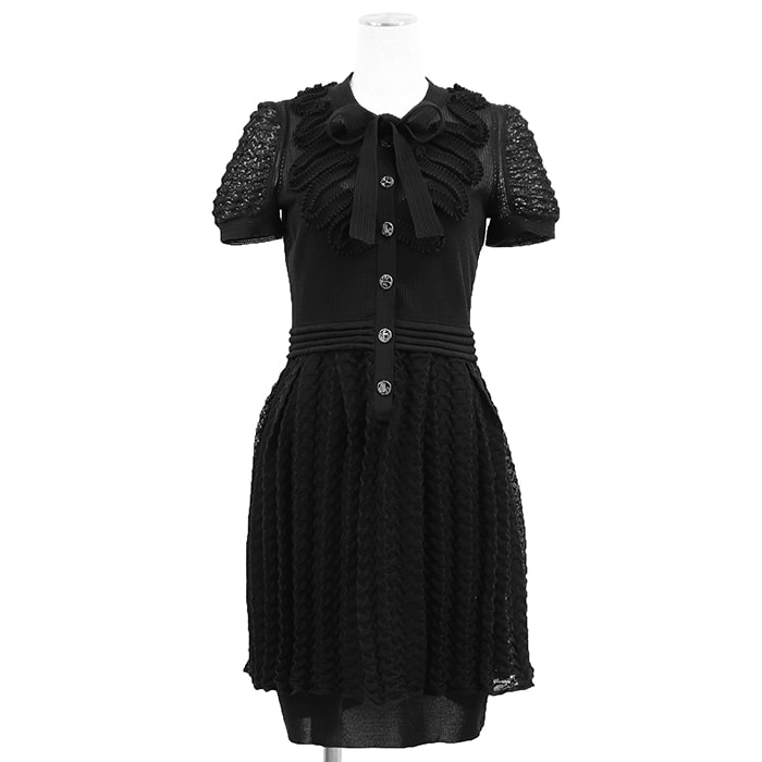 【極美品】CHANEL シャネル ワンピース ニット 36 レディース P38456 2010年製 リボンタイ リブ/ラッフル ショートスリーブ 半袖 ストレッチ コットン混 ドレス インナーキャミソール付属 ブラック 黒 仏製 カール・ラガーフェルド期