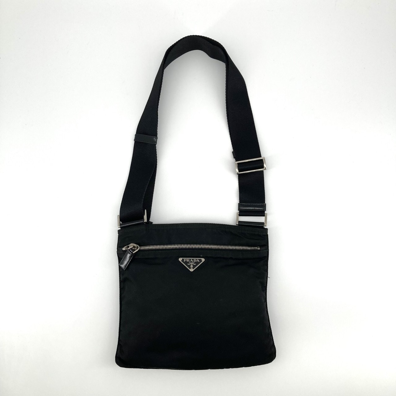 PRADA(プラダ) レクタンギュラー トライアングルロゴプレート ナイロン BCV167 ショルダーバッグ ブラック