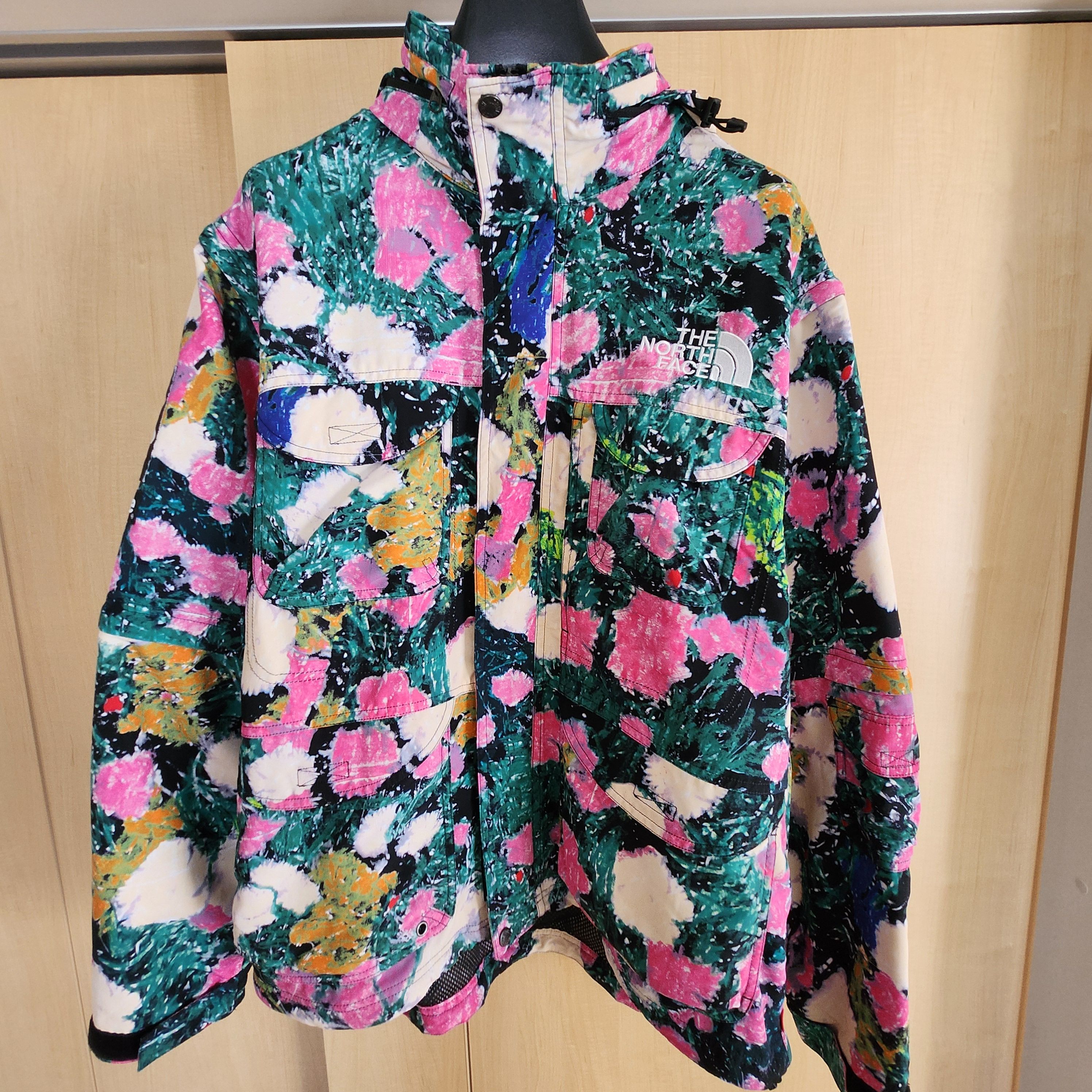 Supreme x The North Face Trekking Convertible Jacket "Flowers"