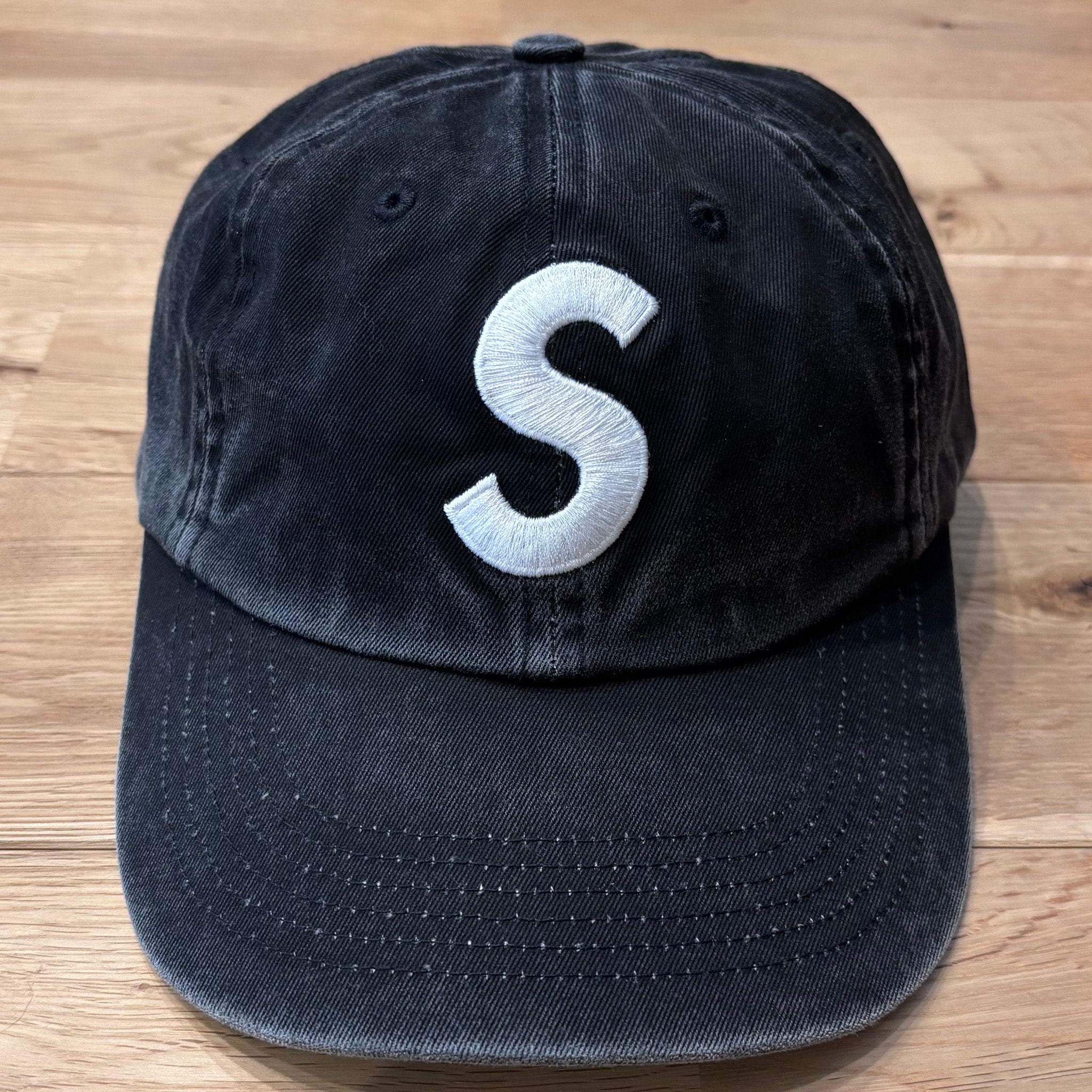 Supreme Pigment Coated 2-Tone S Logo 6-Panel "Black"
