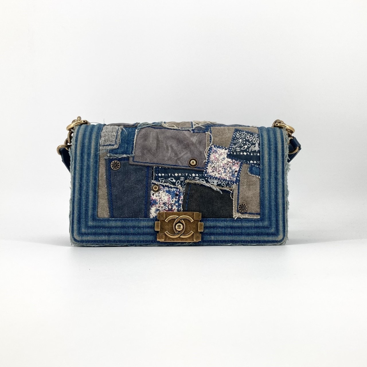 CHANEL(シャネル) ボーイシャネル 20番台 パッチワーク デニム  チェーン A92867 ショルダーバッグ デニムカラー