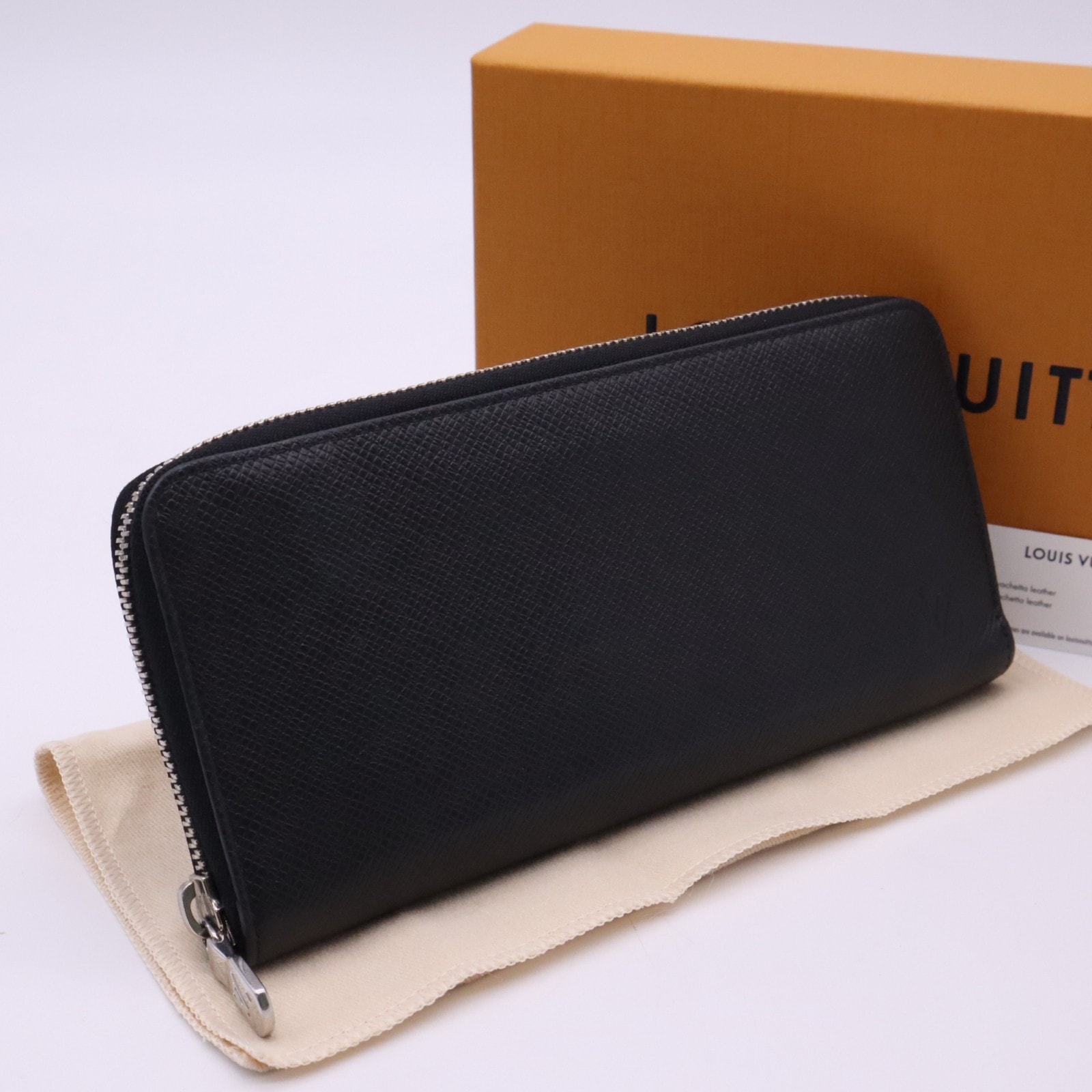 美品 LOUIS VUITTON ルイ・ヴィトン タイガ ジッピーウォレットホリゾンタル M31071 ブラック ラウンドジップウォレット ジッピー ウォレット ホリゾンタル M31071 長財布 ブラック カーフレザー メンズ