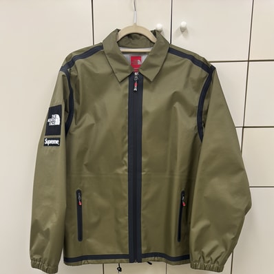 Supreme x The North Face Summit Series Outer Tape Seam Coaches Jacket "Olive"