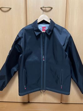 Supreme / The North Face® Summit Series Outer Tape Seam Coaches