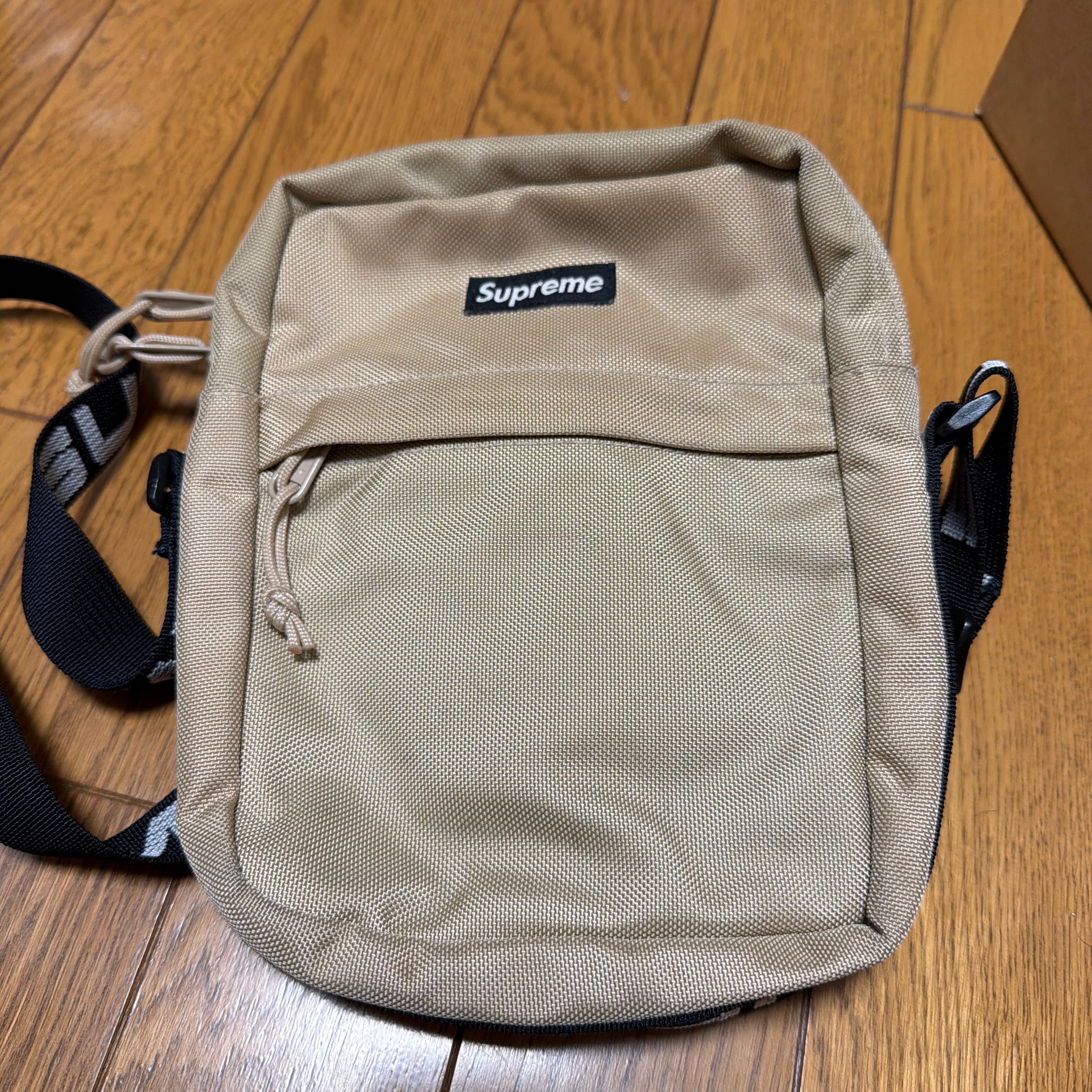 Supreme 18SS Shoulder Bag 