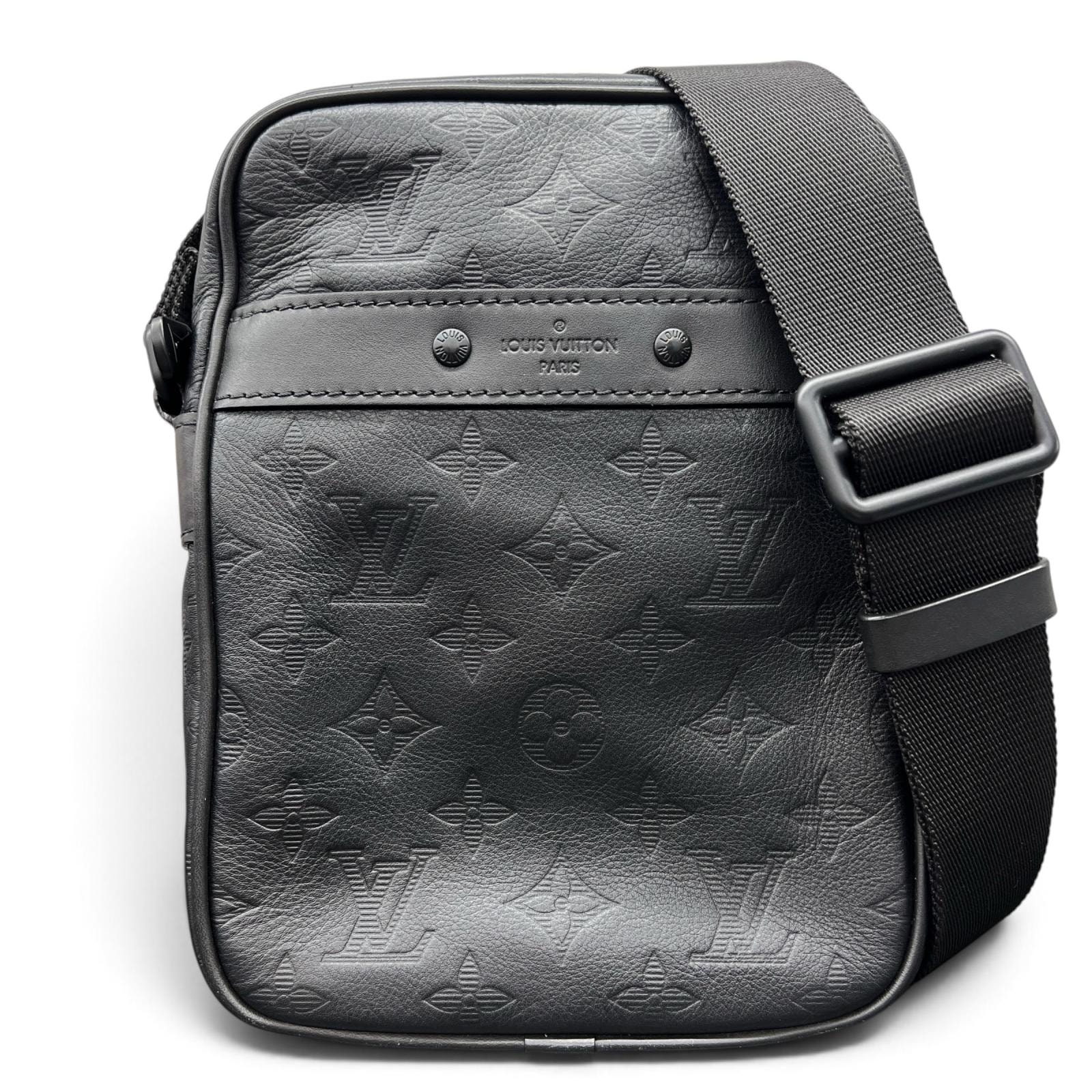 LOUIS VUITTON 極美品 ルイヴィトン ダヌーブPM モノグラムシャドウ ショルダーバッグ M43681 レザー FO3199 RFID確認済 ポシェット クロスボディ LV Aランク 中古 鑑定済 ヴィトンバッグ