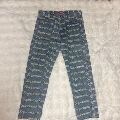 Supreme Frayed Logos Regular Jean "Blue"