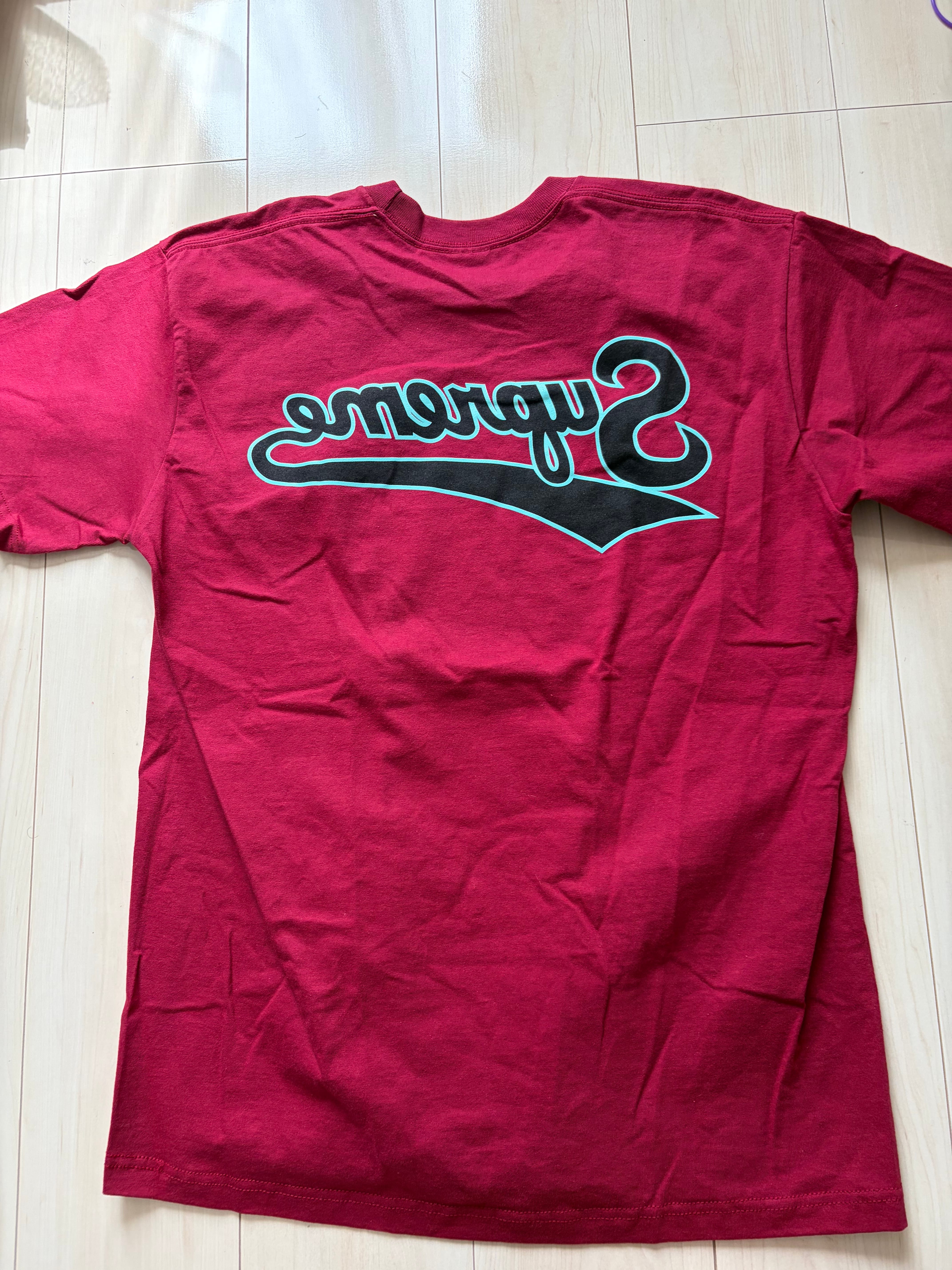 Supreme Backwards Tee "Cardinal
"