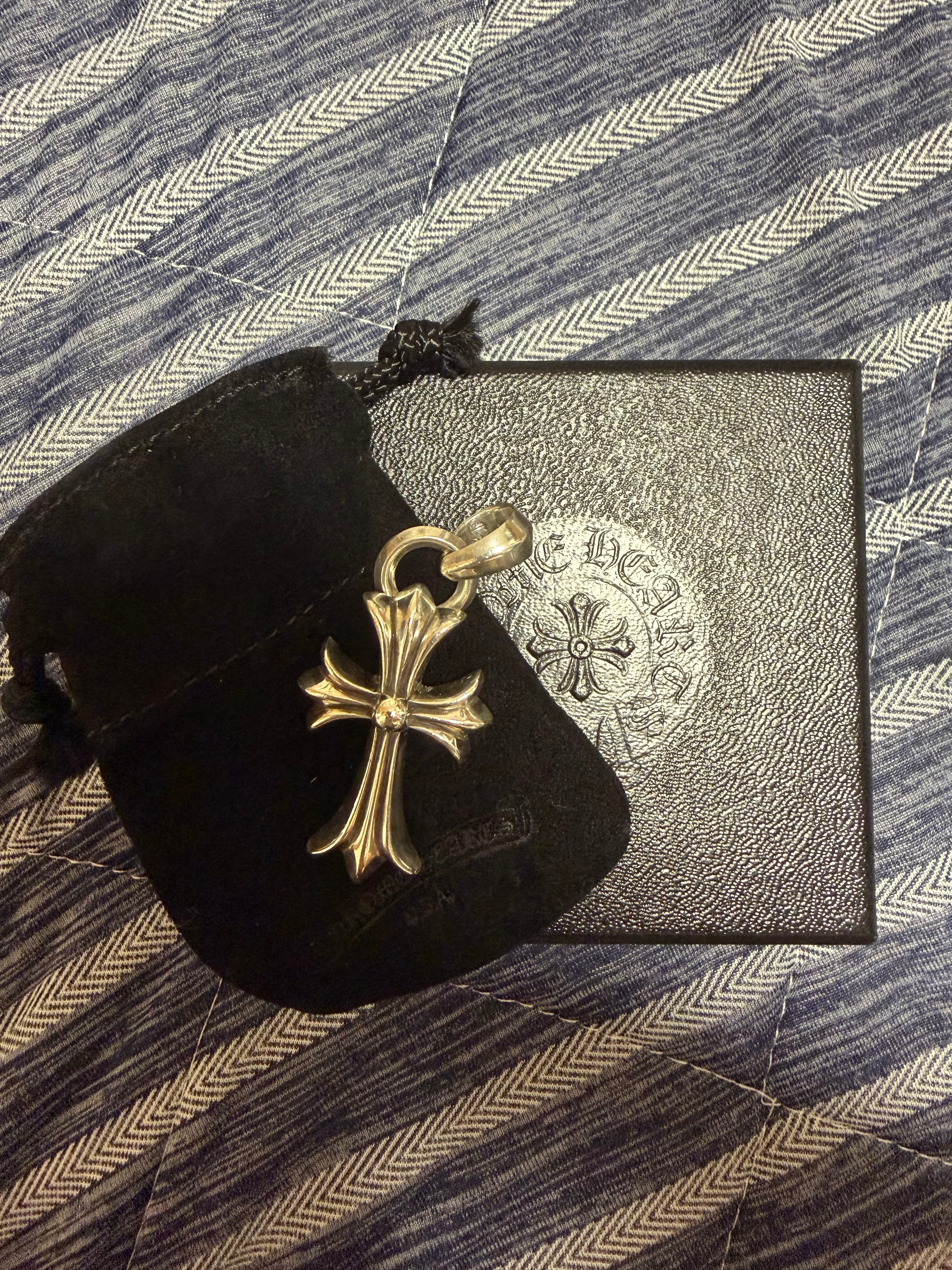 Chrome Hearts CH Cross Small W Bale "Silver"
