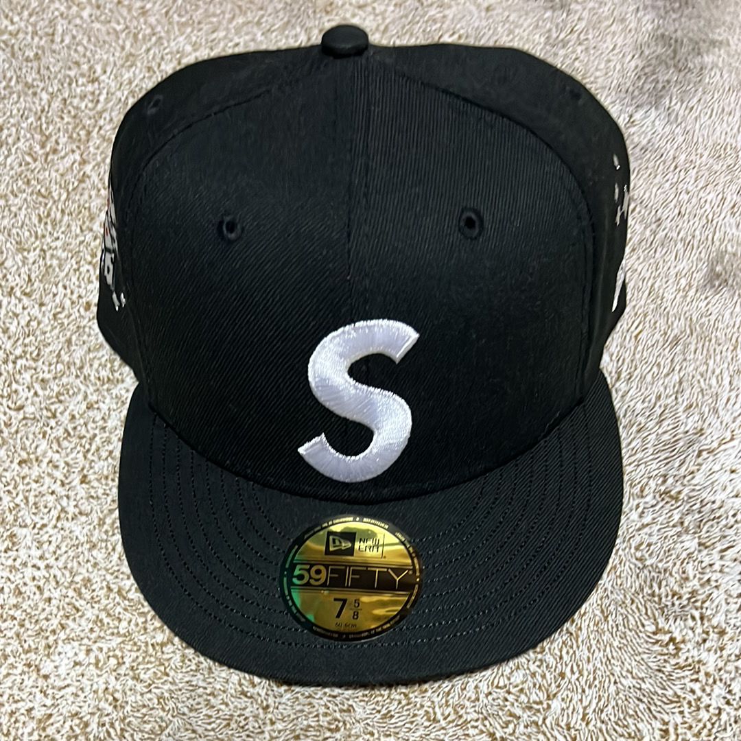Supreme Characters S Logo New Era "Black"