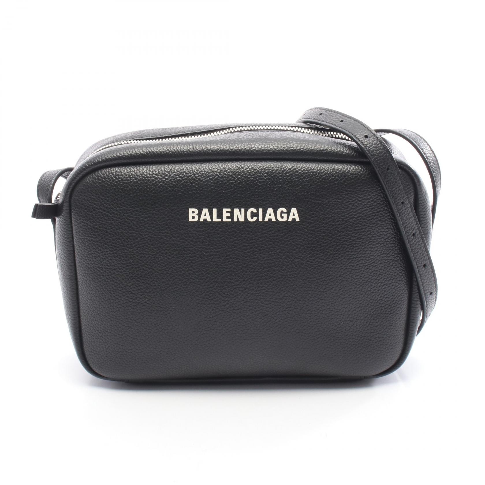 バレンシアガ BALENCIAGA Everyday Medium Camera ショルダーバッグ バッグ レザー レディース ブラック系 【中古】